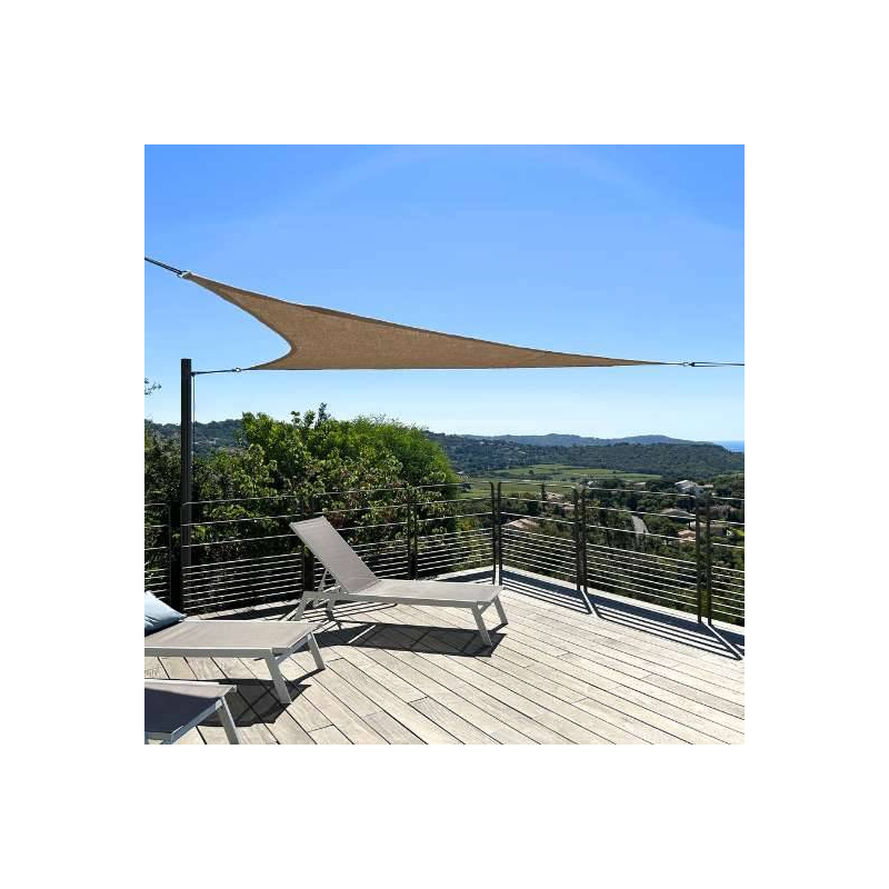 Toile de jute triangle sur terrasse