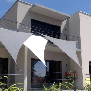 Voile d'ombrage ajourée gris et blanc