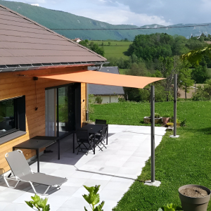 2 adjustable poles + 2 wall...